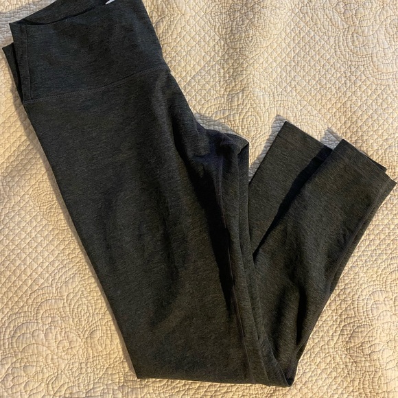 LOLE Half Moon High Waist Legging in GREY - Picture 2 of 6